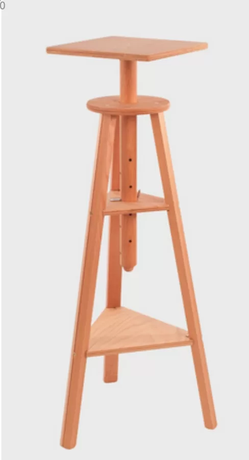 Silla escultor. 130 cm altura max. Madera de haya.
